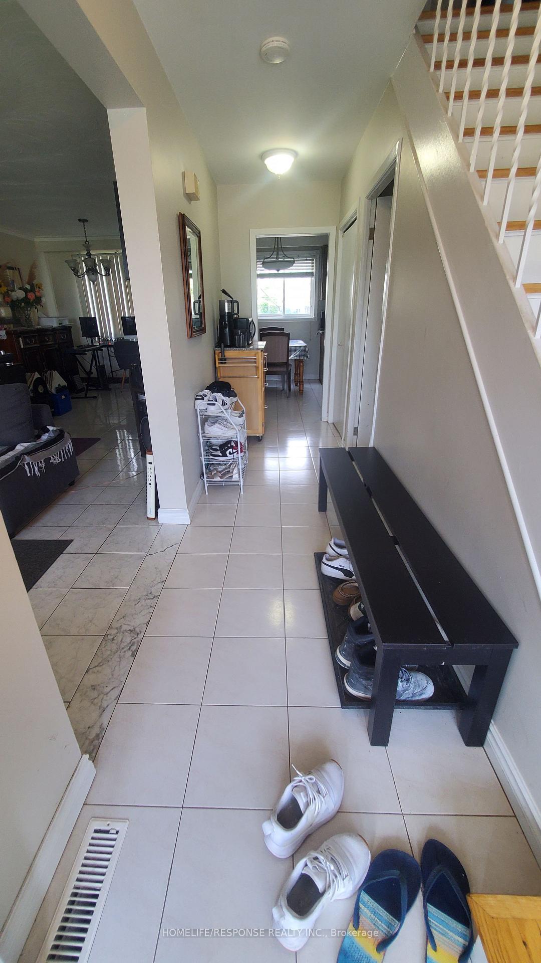 Photo 3 of 114 Ardwick Boulevard, North York, Humbermede — HOMEH