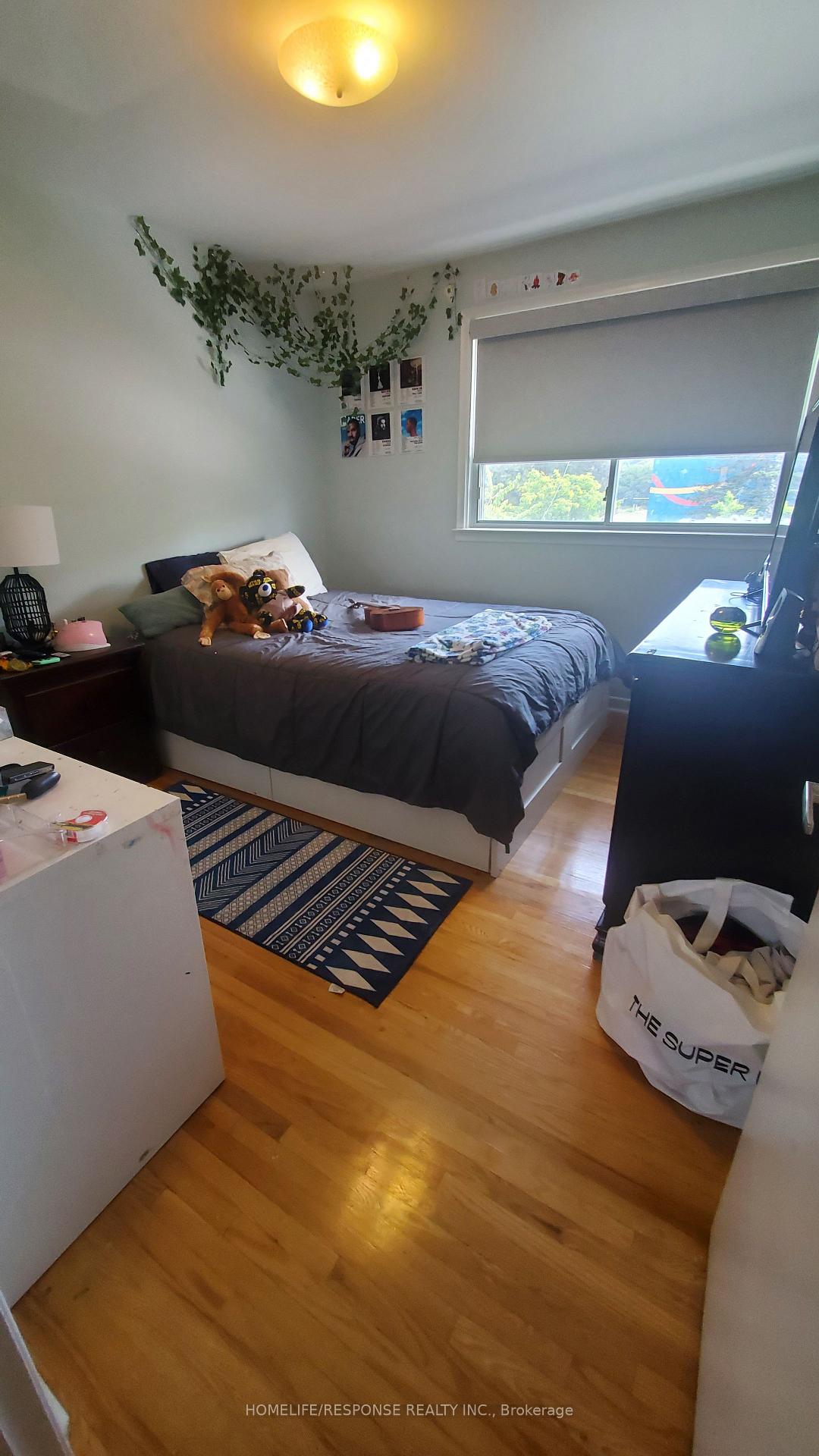 Photo 6 of 114 Ardwick Boulevard, North York, Humbermede — HOMEH