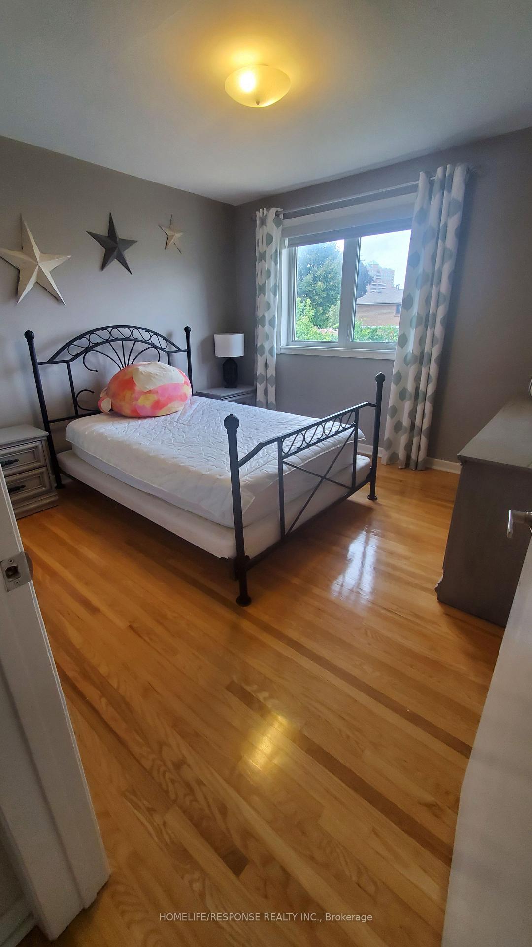 Photo 8 of 114 Ardwick Boulevard, North York, Humbermede — HOMEH