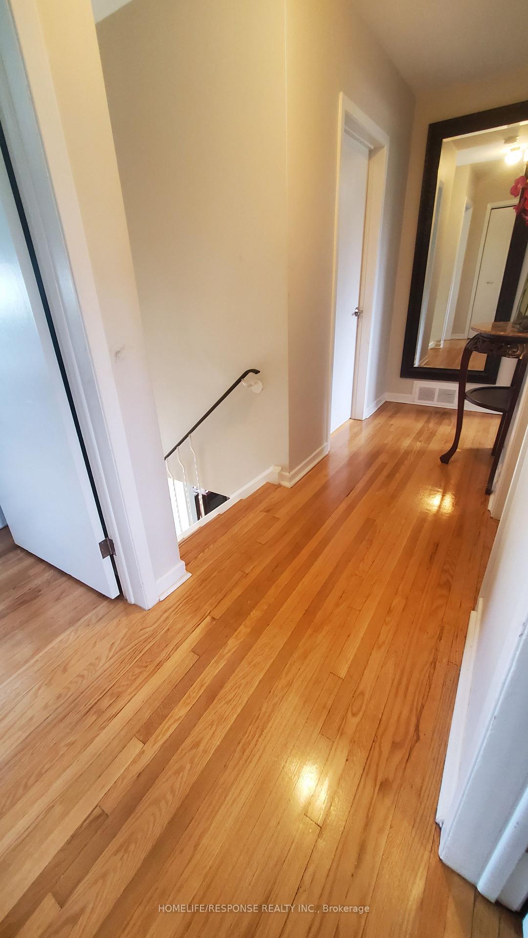 Photo 11 of 114 Ardwick Boulevard, North York, Humbermede — HOMEH
