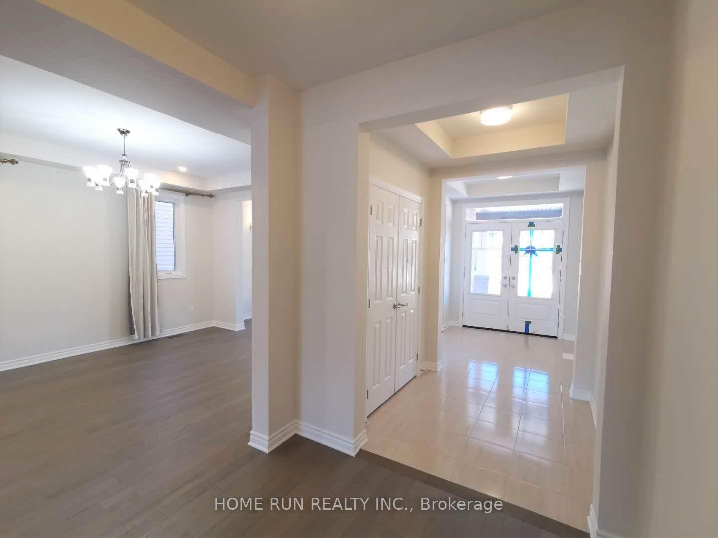 Photo 3 of 718 Brittanic Road, Ottawa, Kanata - Emerald Meadows/Trailwest — HOMEH
