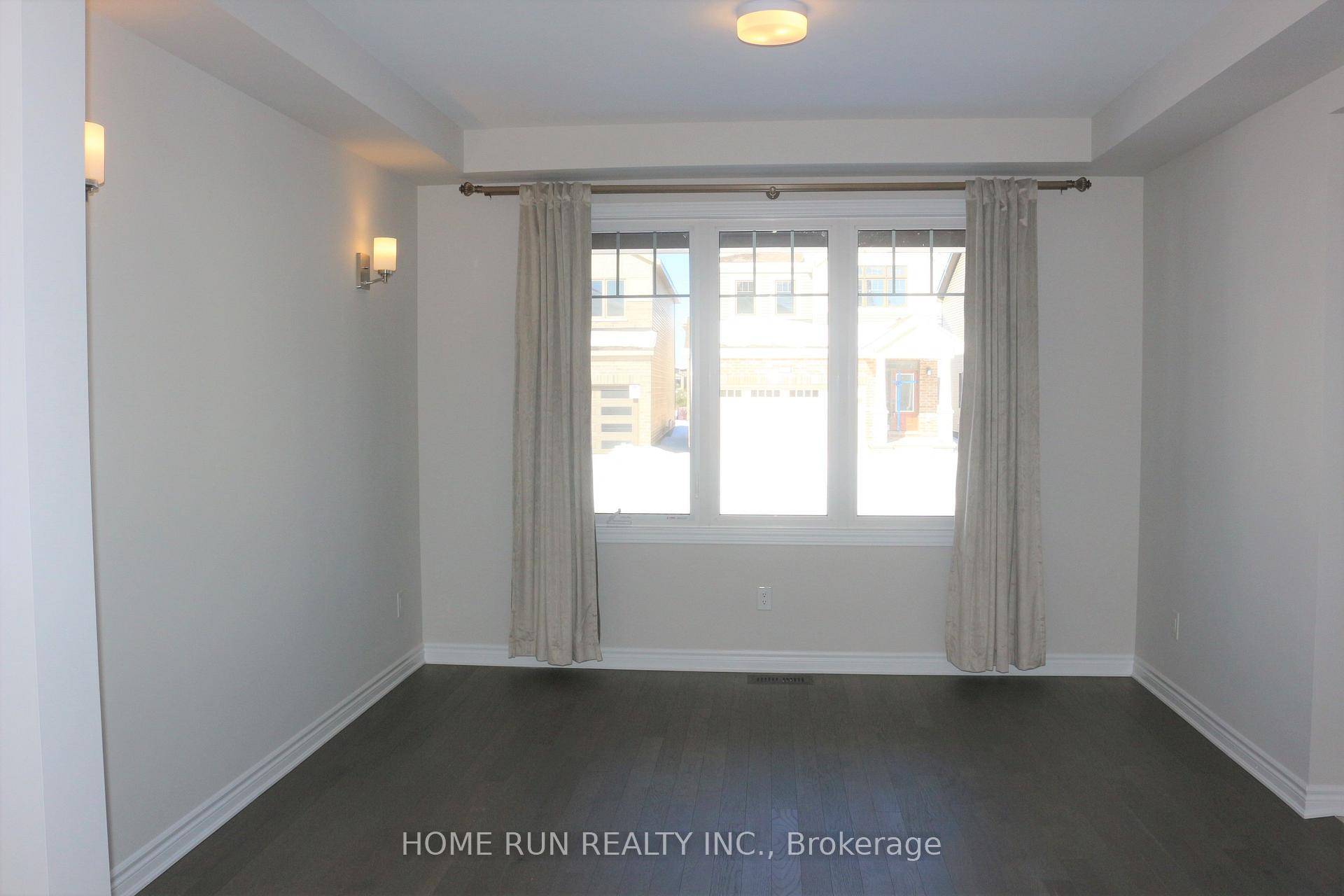 Photo 5 of 718 Brittanic Road, Ottawa, Kanata - Emerald Meadows/Trailwest — HOMEH