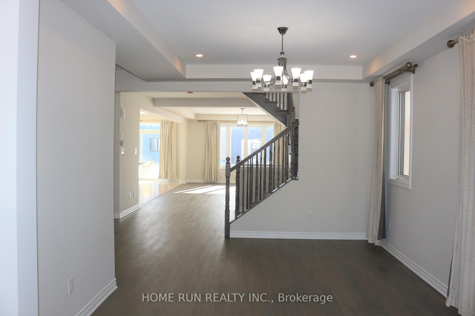 Photo 6 of 718 Brittanic Road, Ottawa, Kanata - Emerald Meadows/Trailwest — HOMEH