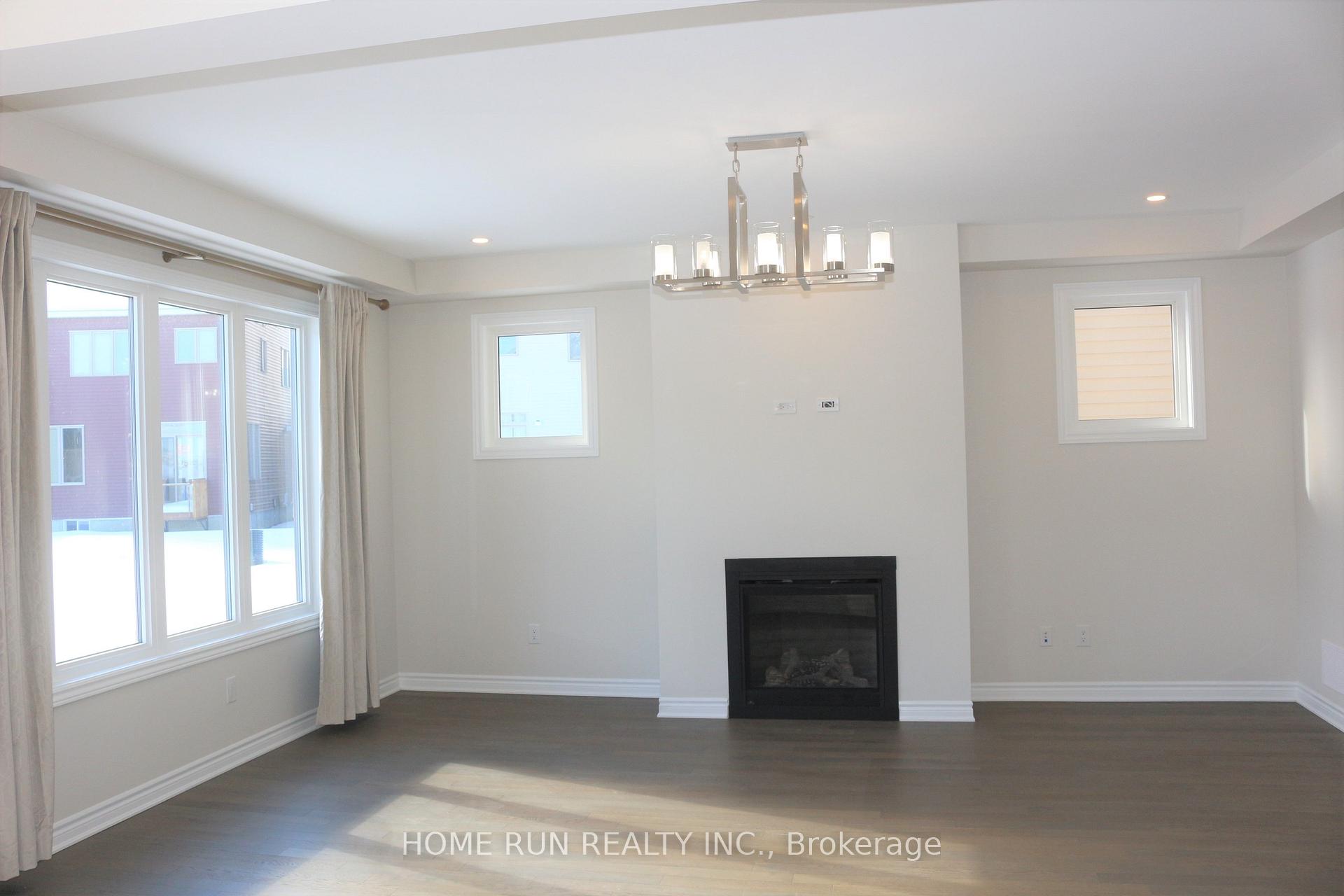 Photo 17 of 718 Brittanic Road, Ottawa, Kanata - Emerald Meadows/Trailwest — HOMEH