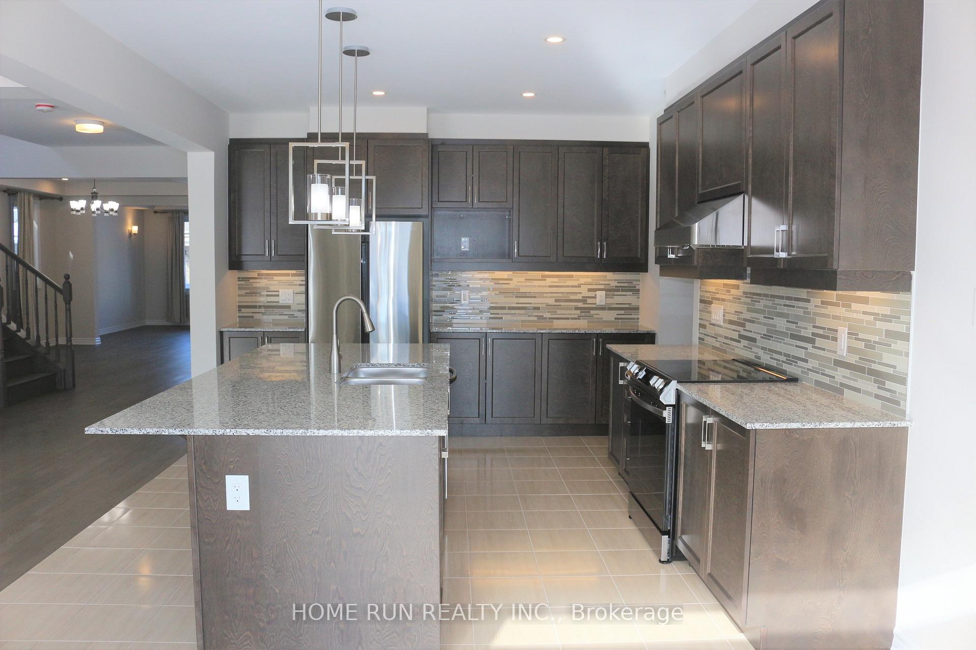 Photo 20 of 718 Brittanic Road, Ottawa, Kanata - Emerald Meadows/Trailwest — HOMEH