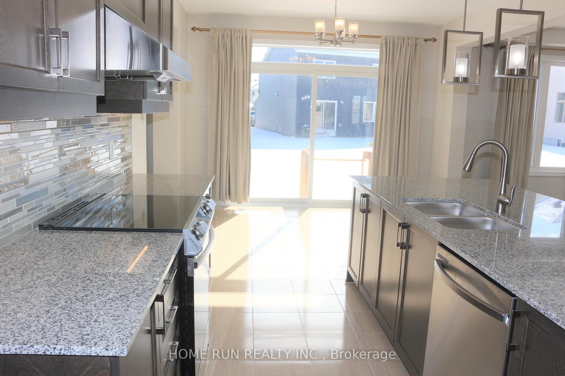 Photo 21 of 718 Brittanic Road, Ottawa, Kanata - Emerald Meadows/Trailwest — HOMEH
