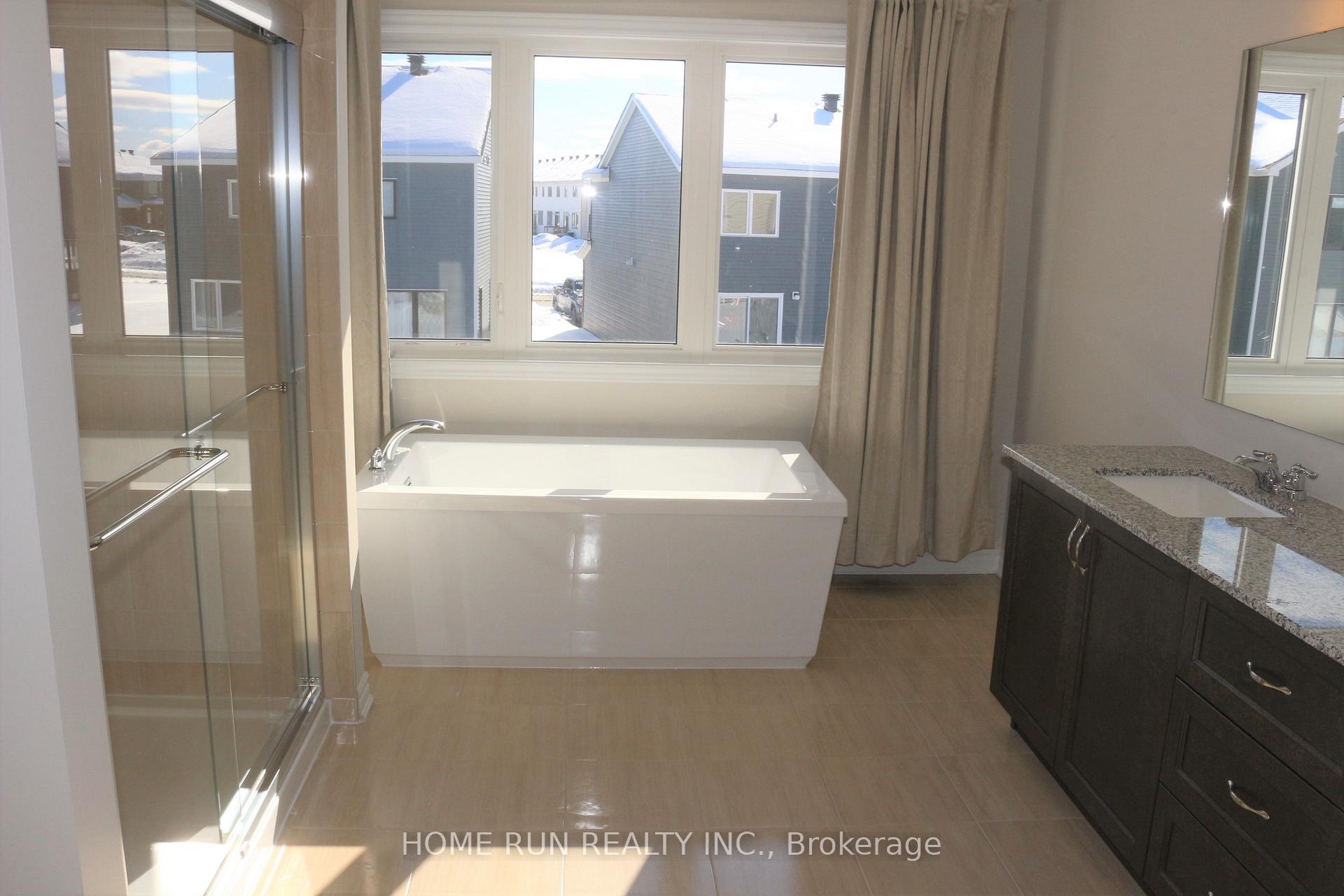 Photo 30 of 718 Brittanic Road, Ottawa, Kanata - Emerald Meadows/Trailwest — HOMEH