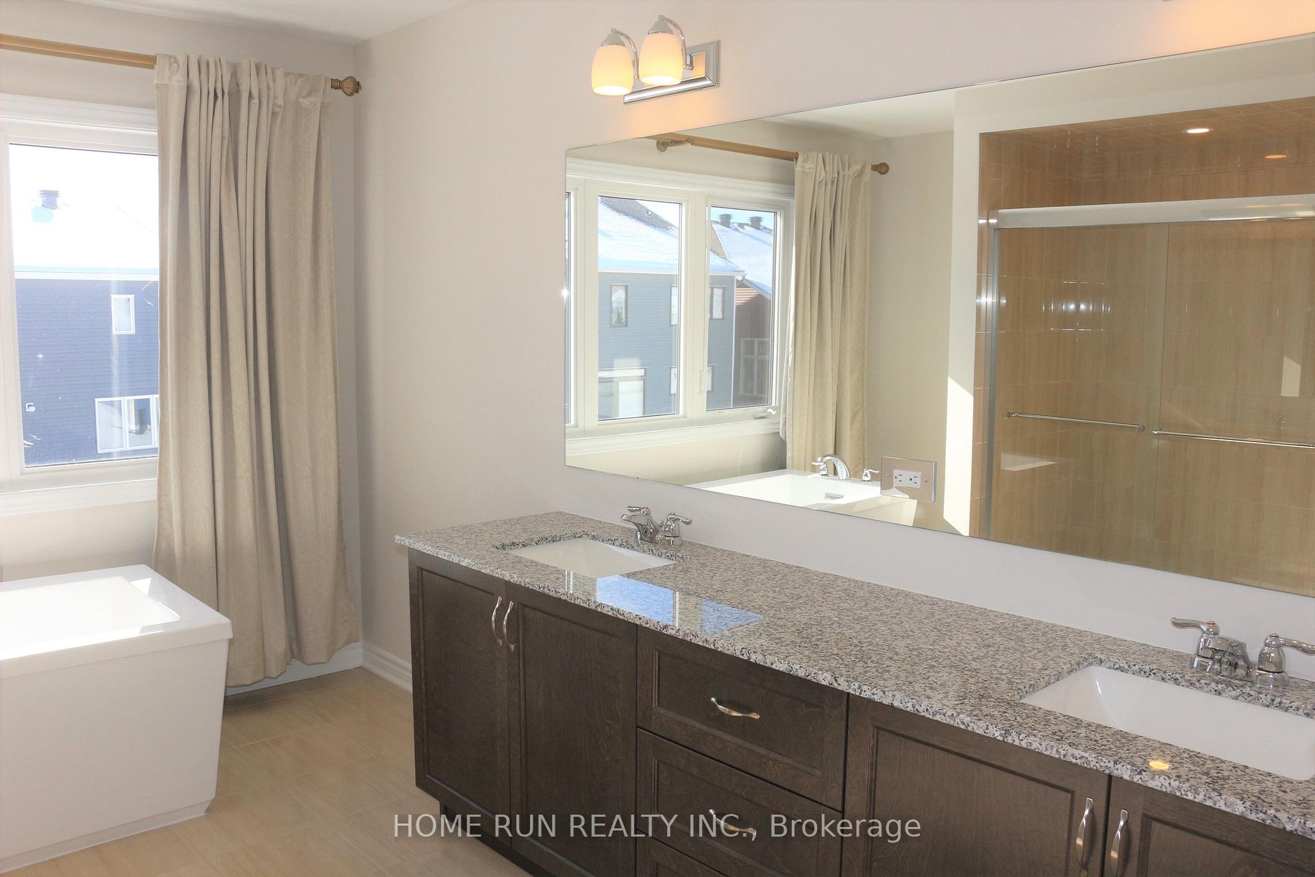 Photo 31 of 718 Brittanic Road, Ottawa, Kanata - Emerald Meadows/Trailwest — HOMEH