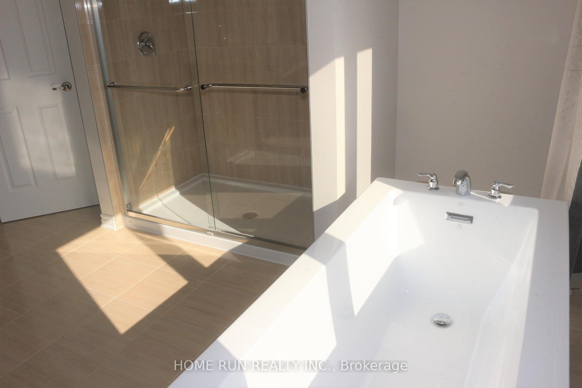 Photo 32 of 718 Brittanic Road, Ottawa, Kanata - Emerald Meadows/Trailwest — HOMEH
