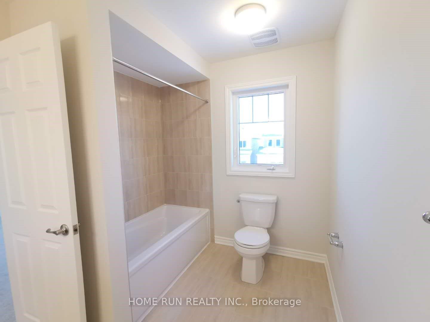 Photo 39 of 718 Brittanic Road, Ottawa, Kanata - Emerald Meadows/Trailwest — HOMEH