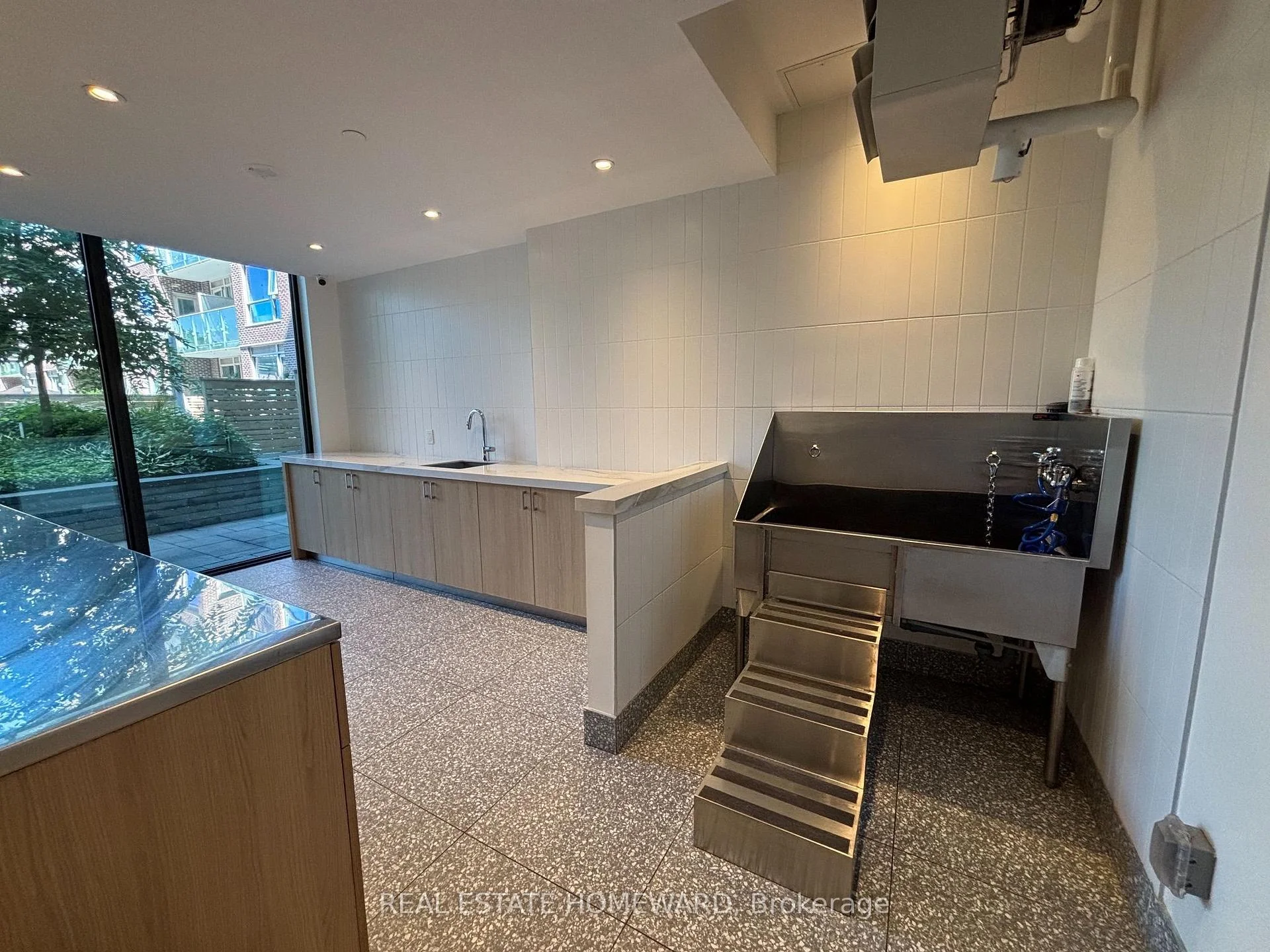 Photo 14 of Unit 406, 150 Logan Avenue, Toronto, South Riverdale — HOMEH