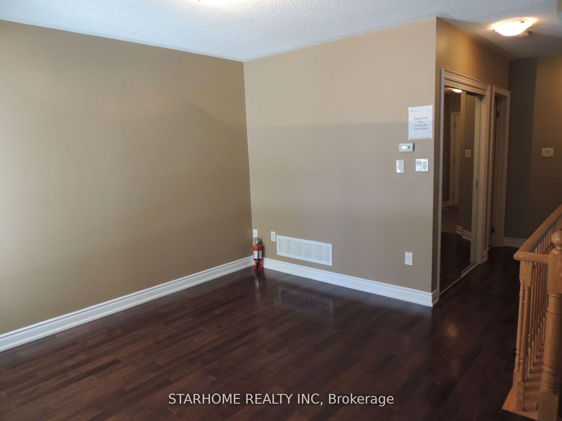 Photo 2 of 8 Times Avenue, Markham, Commerce Valley — HOMEH