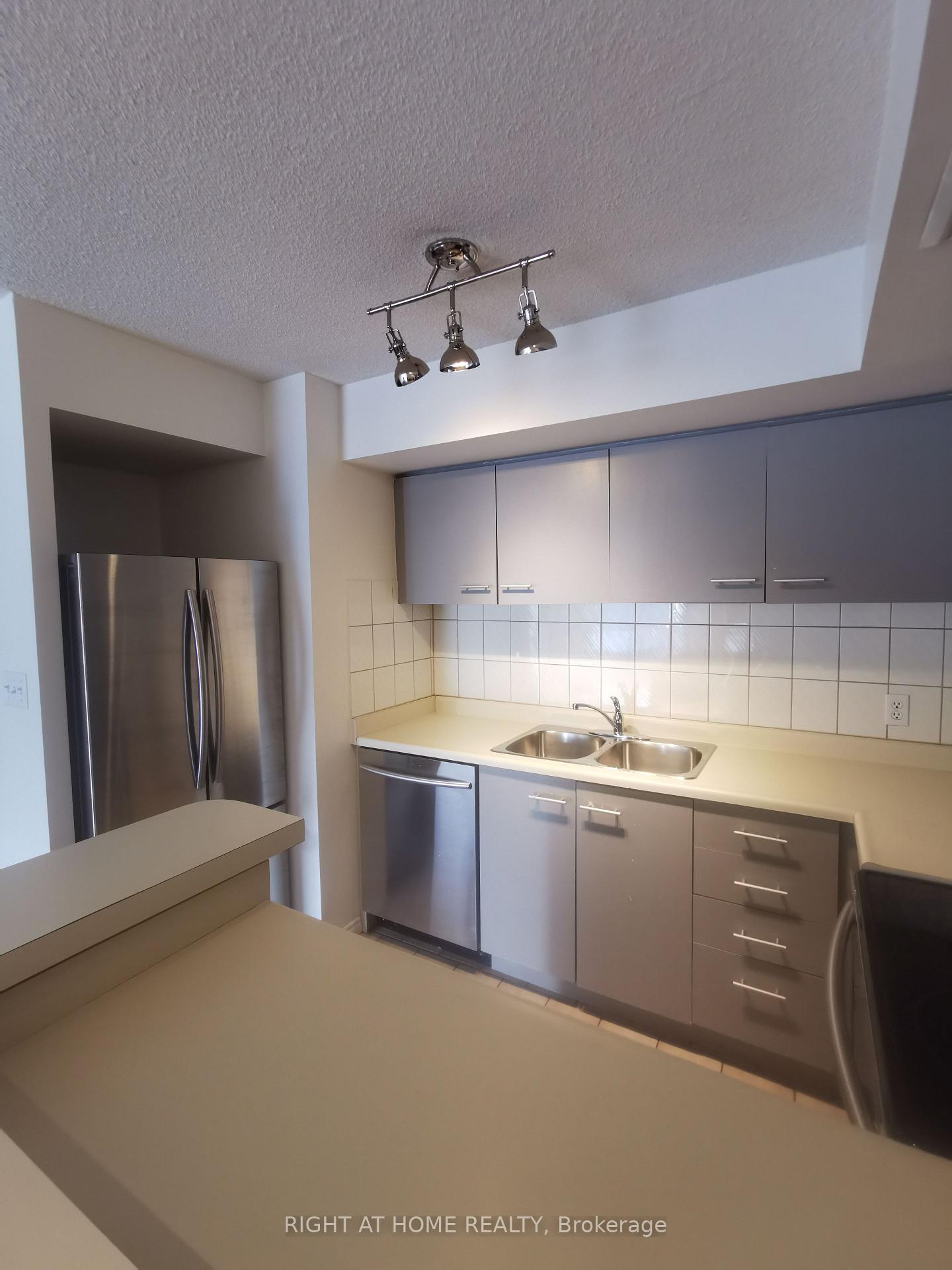 Photo 5 of Unit 1619, 25 The Esplanade, Toronto, Waterfront Communities — HOMEH