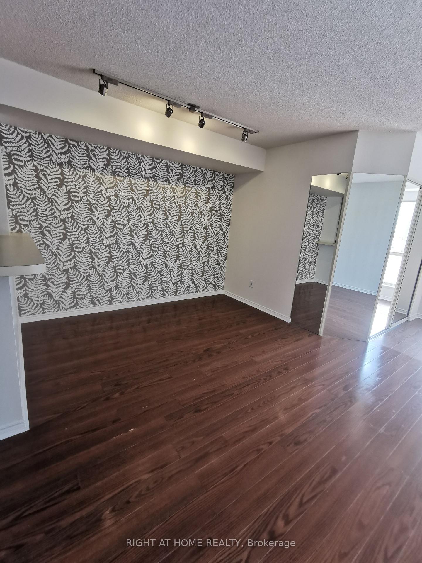 Photo 8 of Unit 1619, 25 The Esplanade, Toronto, Waterfront Communities — HOMEH