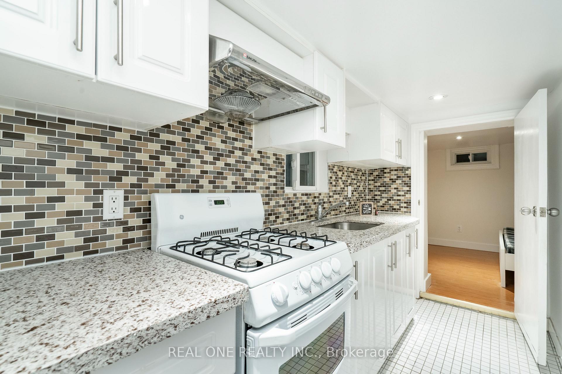 Photo 2 of Unit Basement, 178 Manning Avenue, Toronto, Trinity-Bellwoods — HOMEH