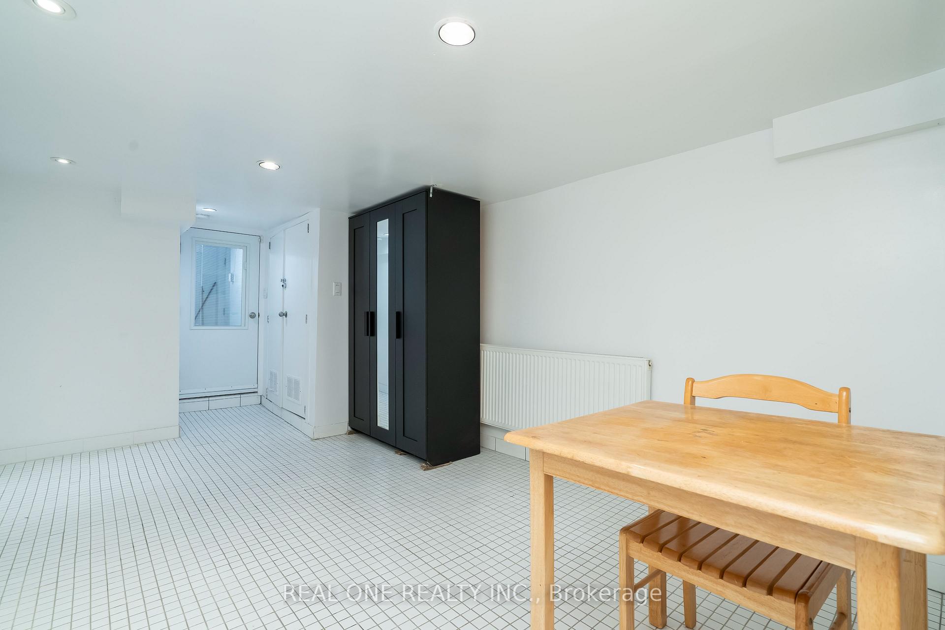 Photo 8 of Unit Basement, 178 Manning Avenue, Toronto, Trinity-Bellwoods — HOMEH