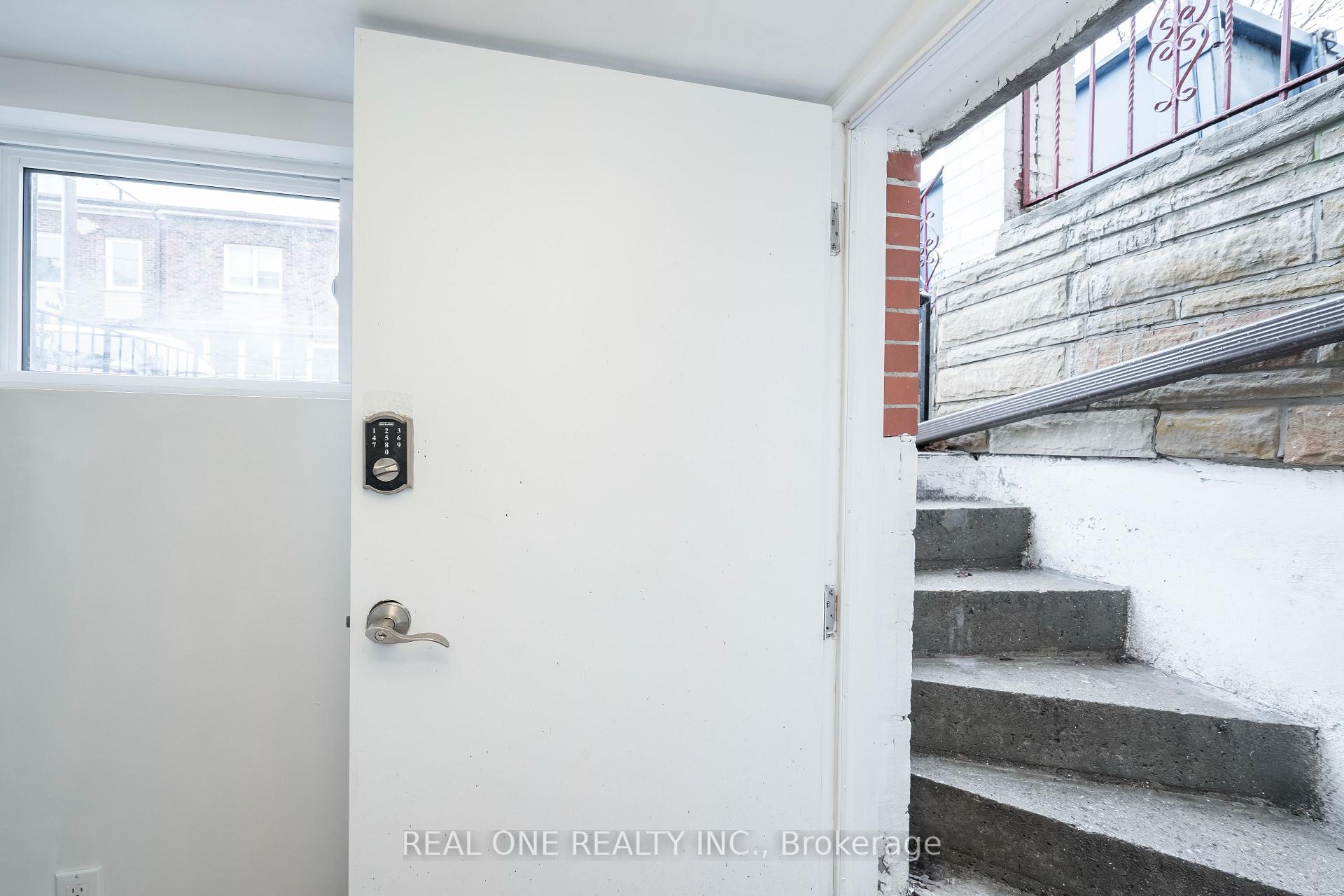 Photo 12 of Unit Basement, 178 Manning Avenue, Toronto, Trinity-Bellwoods — HOMEH