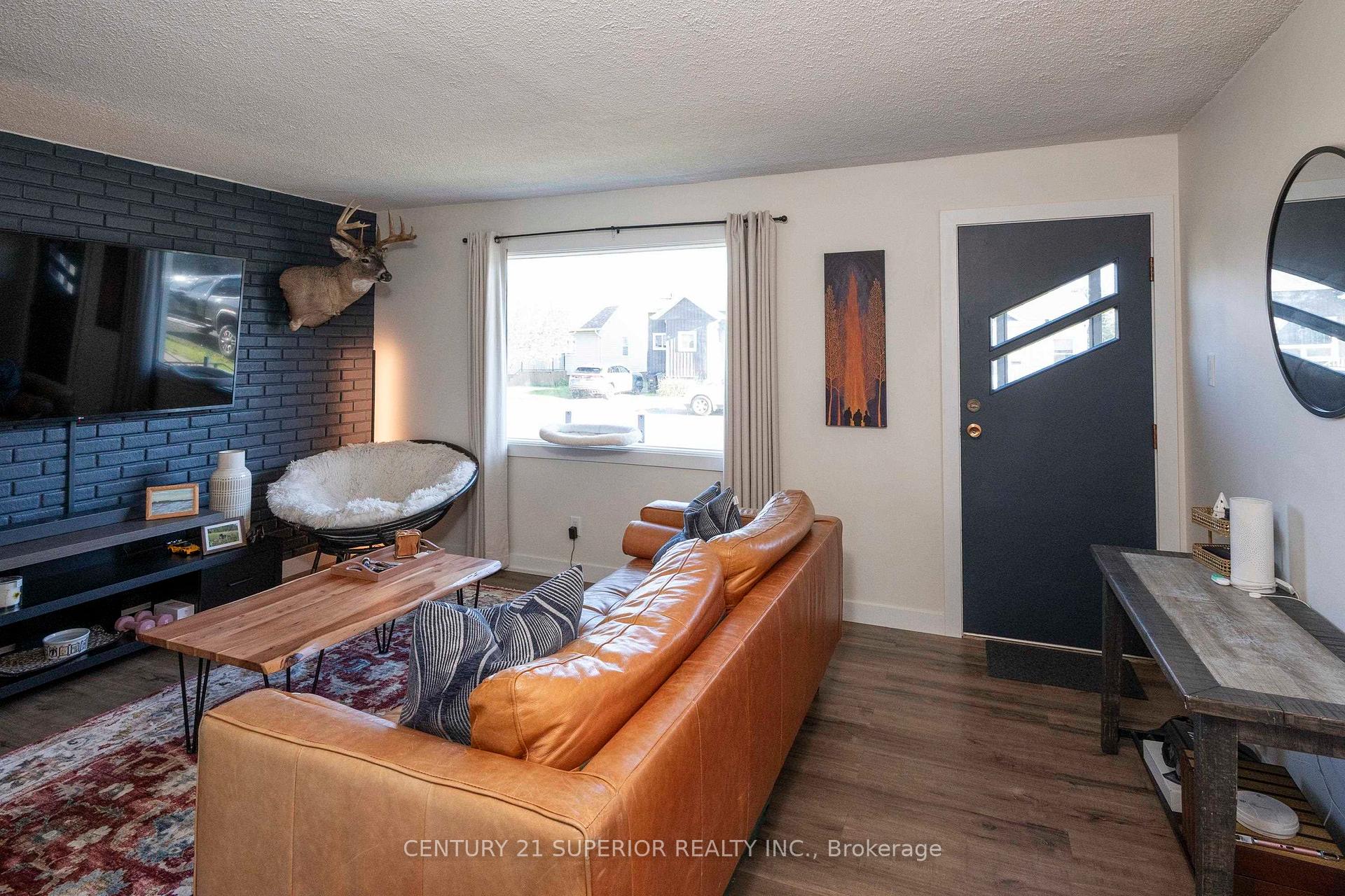 Photo 4 of 218 Christina Street E, Thunder Bay, Westfort — HOMEH