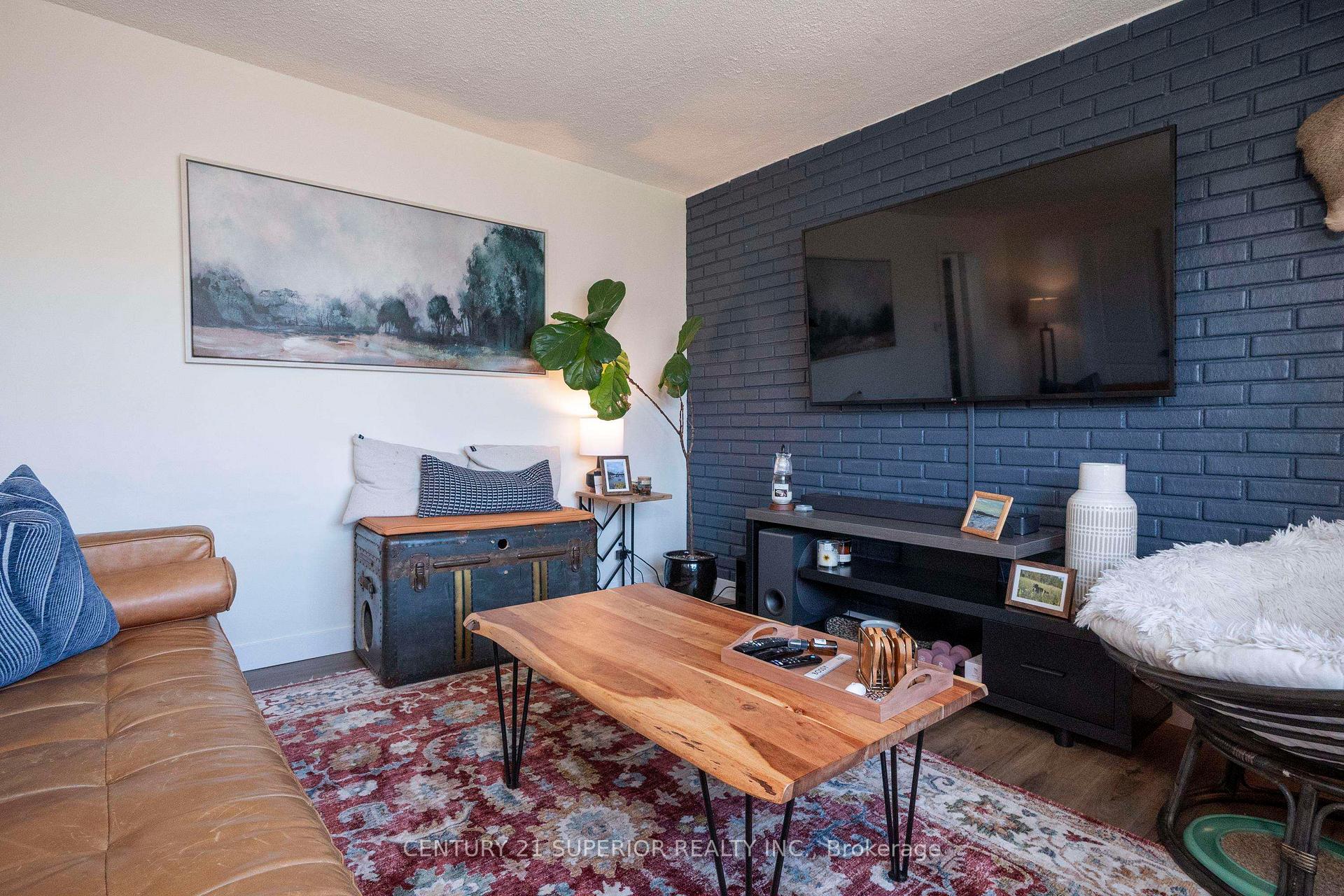 Photo 8 of 218 Christina Street E, Thunder Bay, Westfort — HOMEH