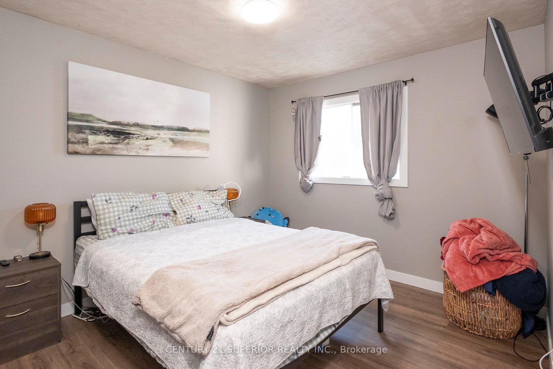 Photo 16 of 218 Christina Street E, Thunder Bay, Westfort — HOMEH