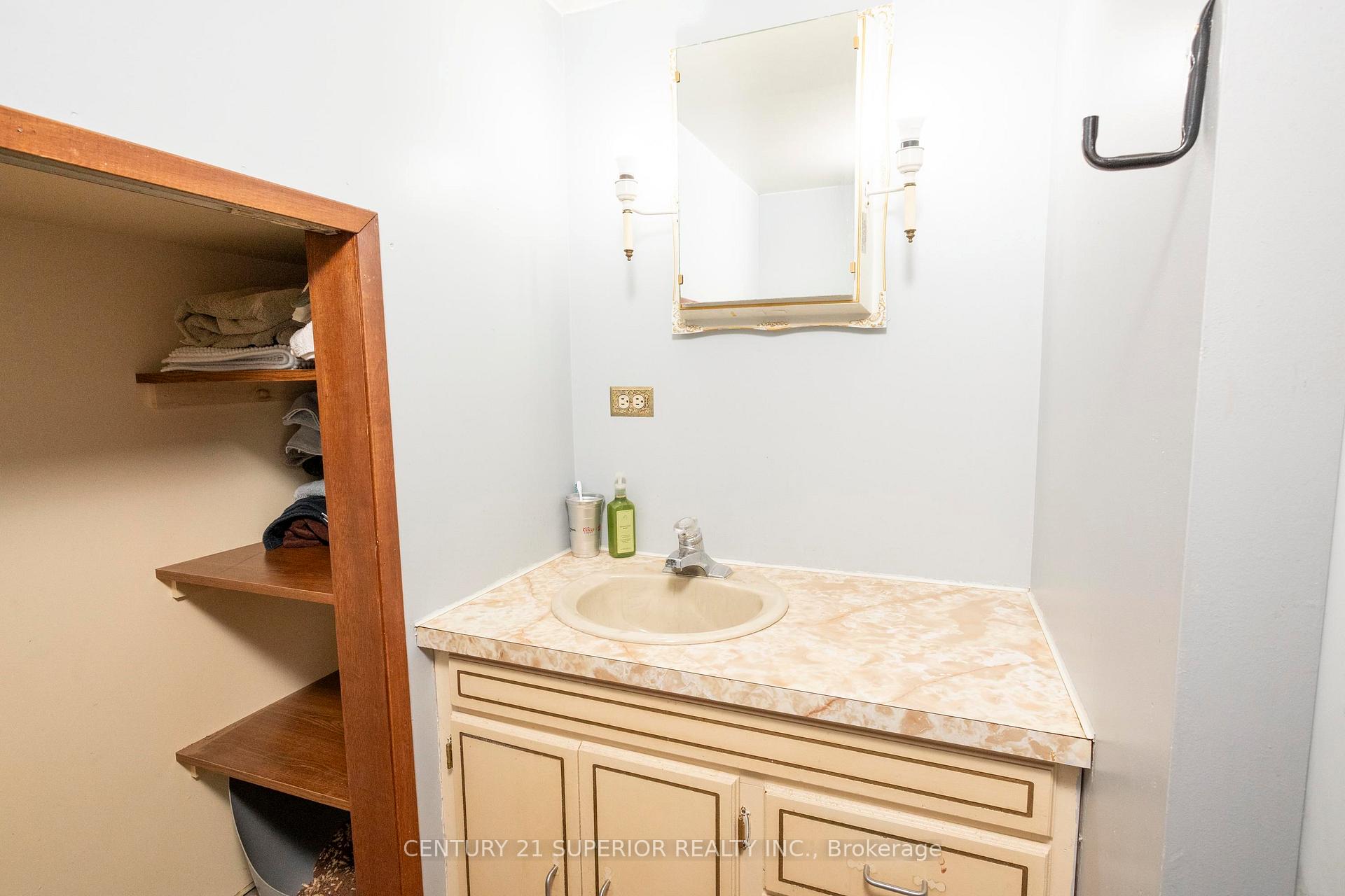 Photo 33 of 218 Christina Street E, Thunder Bay, Westfort — HOMEH