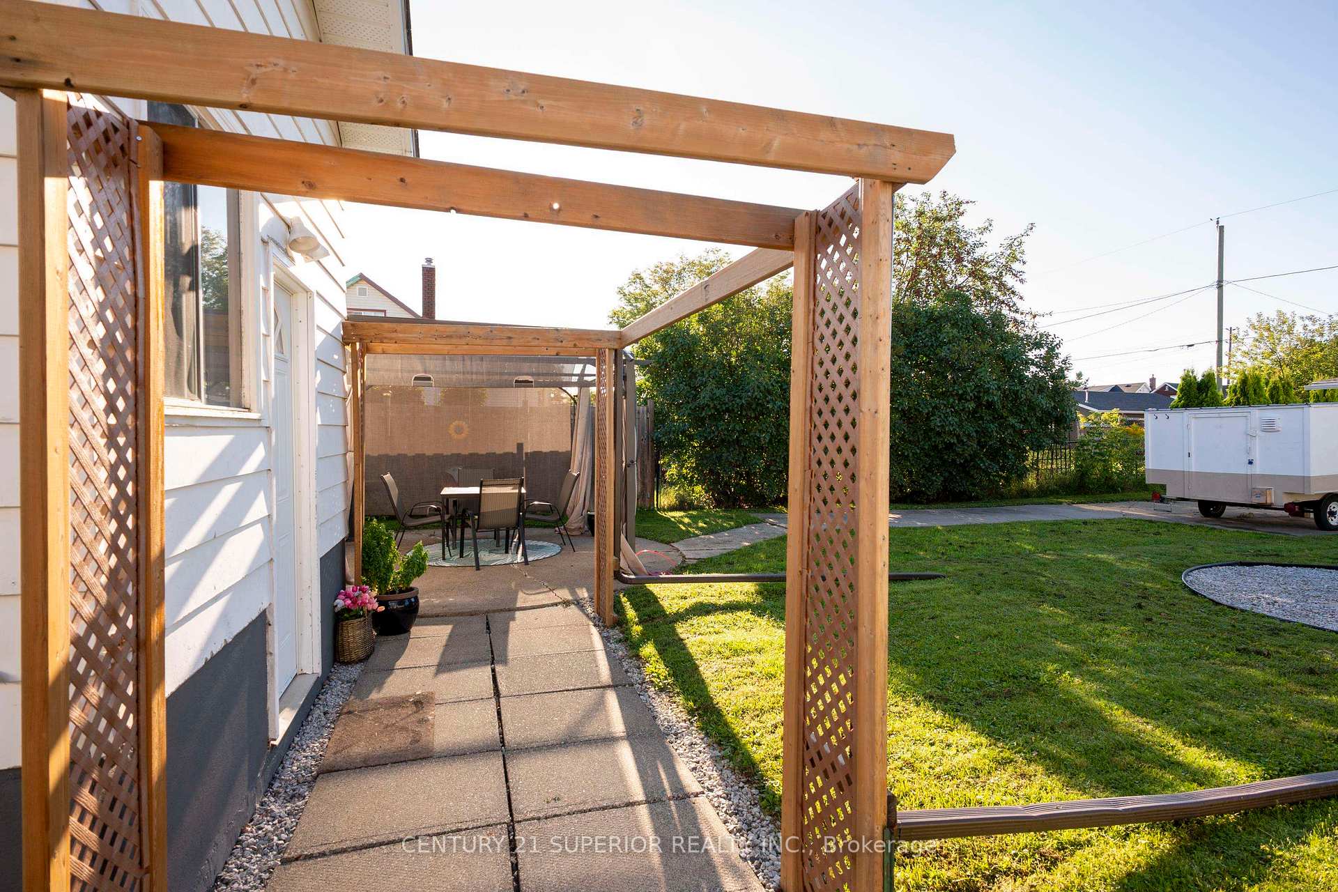 Photo 38 of 218 Christina Street E, Thunder Bay, Westfort — HOMEH