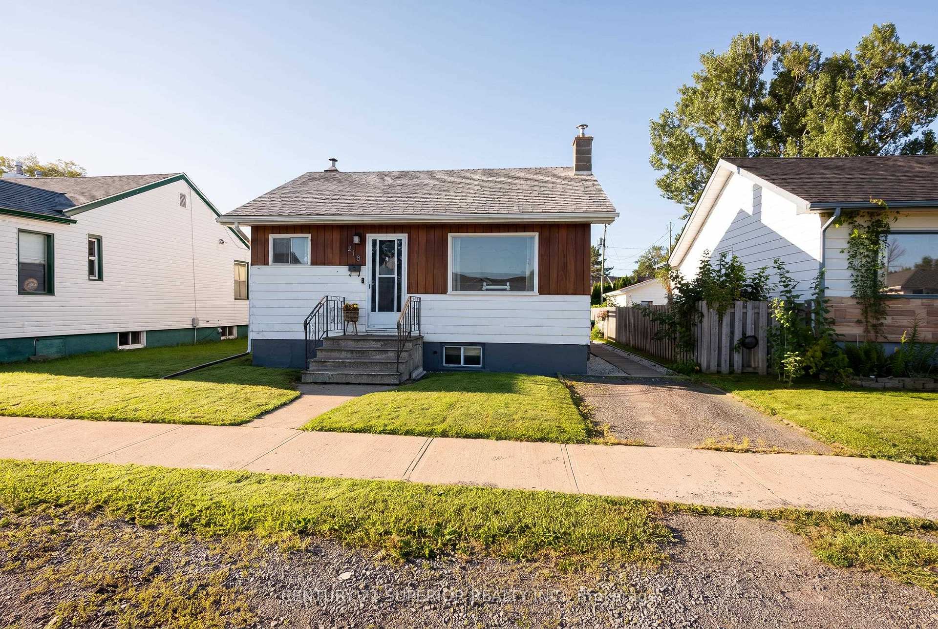 Photo 49 of 218 Christina Street E, Thunder Bay, Westfort — HOMEH