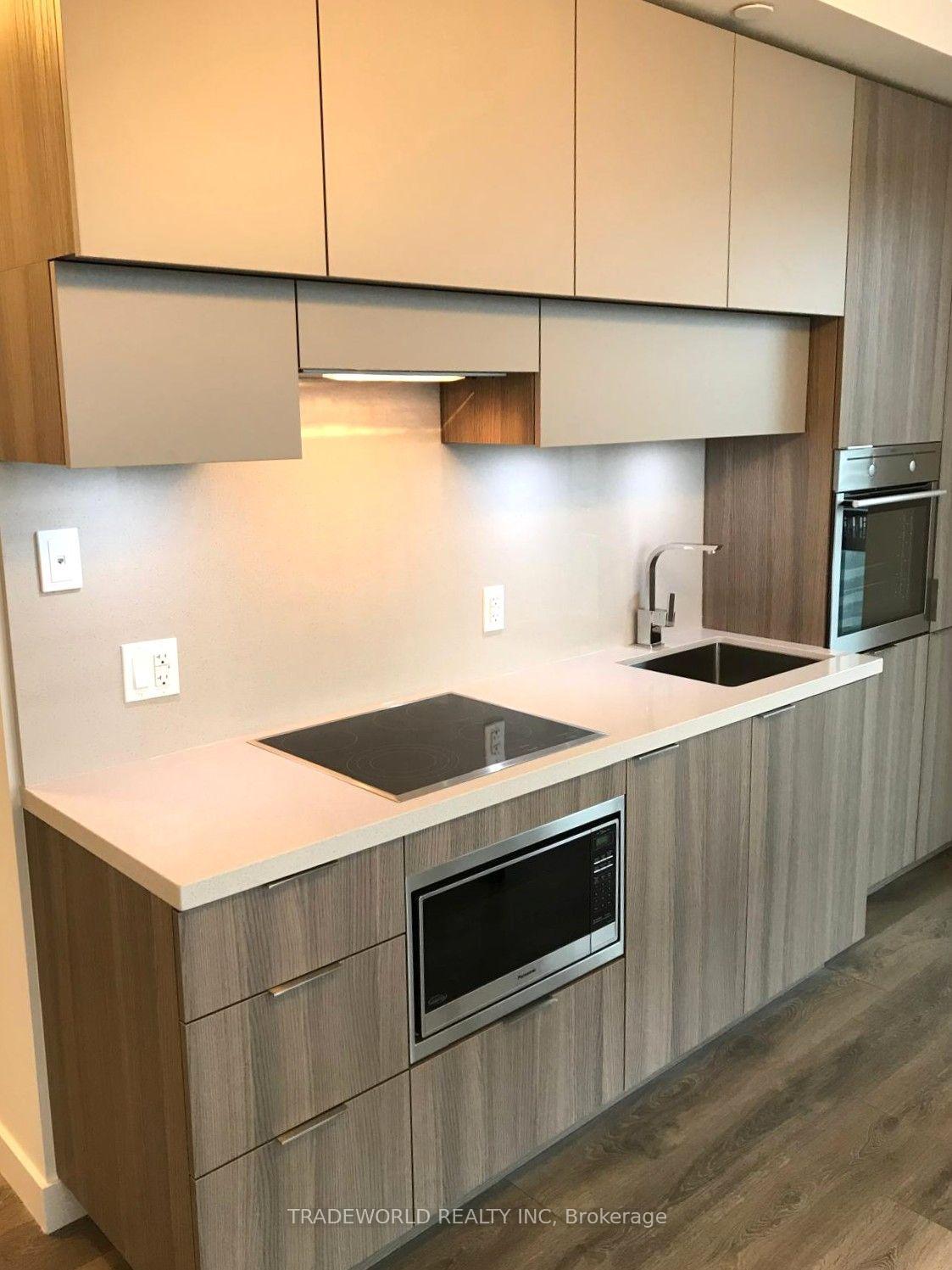 Photo 4 of Unit 1805, 8 Eglinton Avenue E, Toronto, Mount Pleasant West — HOMEH