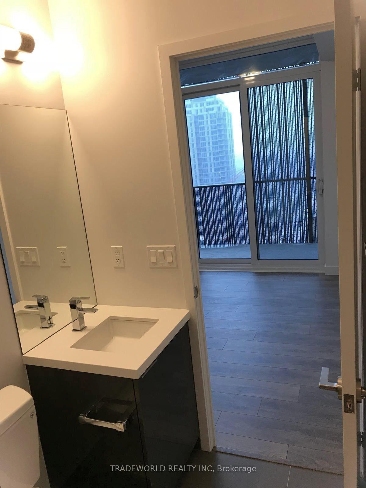 Photo 6 of Unit 1805, 8 Eglinton Avenue E, Toronto, Mount Pleasant West — HOMEH