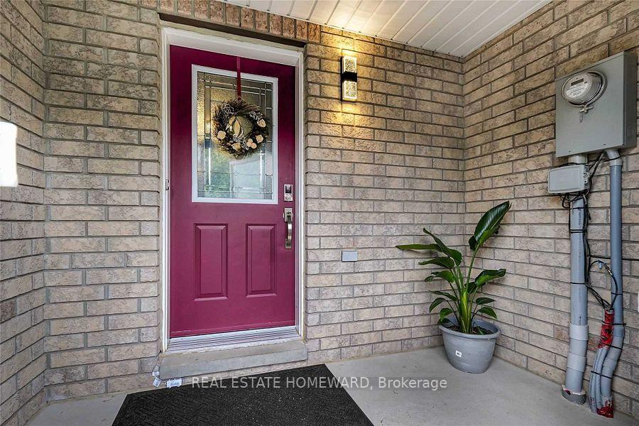Photo 2 of 19 Bilbrough Street, Aurora, Bayview Northeast — HOMEH