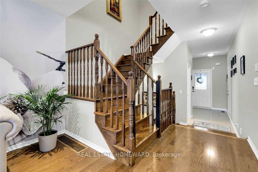 Photo 7 of 19 Bilbrough Street, Aurora, Bayview Northeast — HOMEH