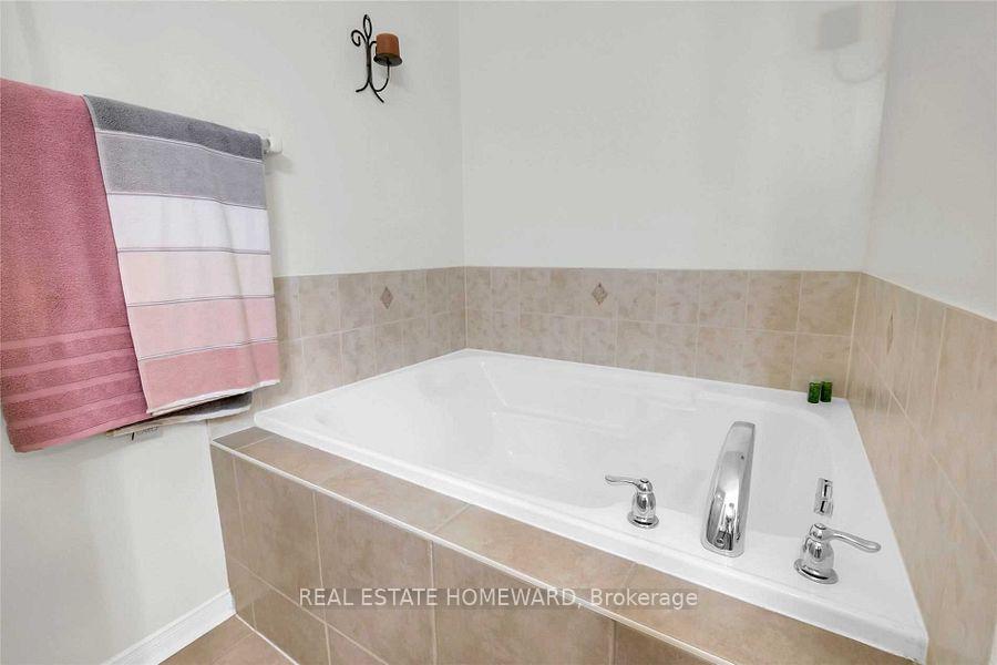 Photo 31 of 19 Bilbrough Street, Aurora, Bayview Northeast — HOMEH