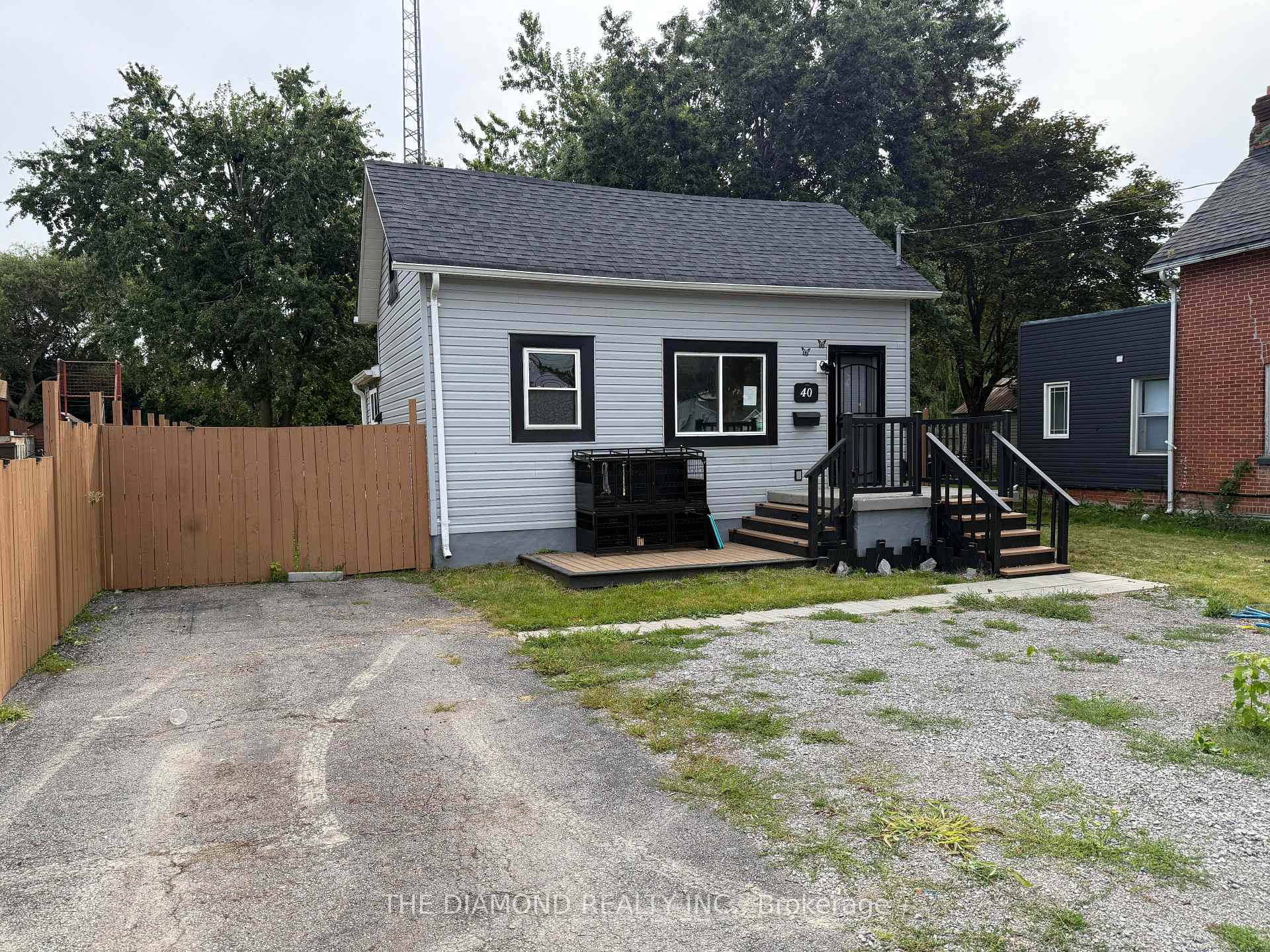 Photo 1 of 40 St Patrick Street, Kawartha Lakes, Lindsay — HOMEH