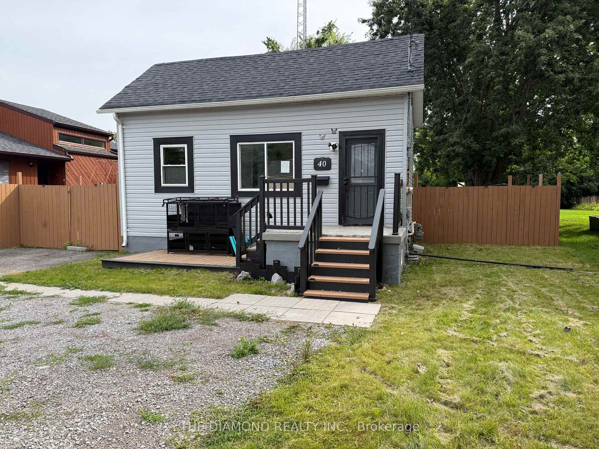 Photo 2 of 40 St Patrick Street, Kawartha Lakes, Lindsay — HOMEH