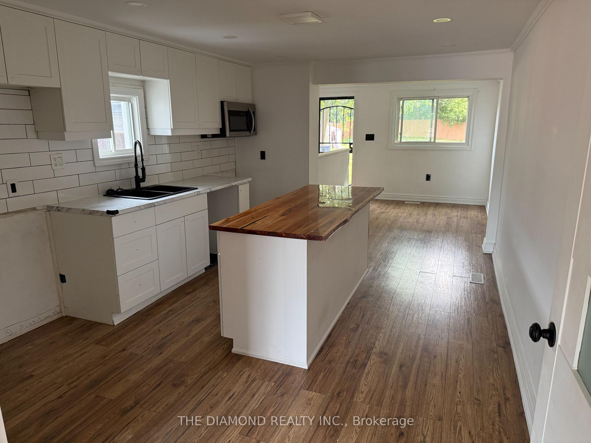 Photo 22 of 40 St Patrick Street, Kawartha Lakes, Lindsay — HOMEH