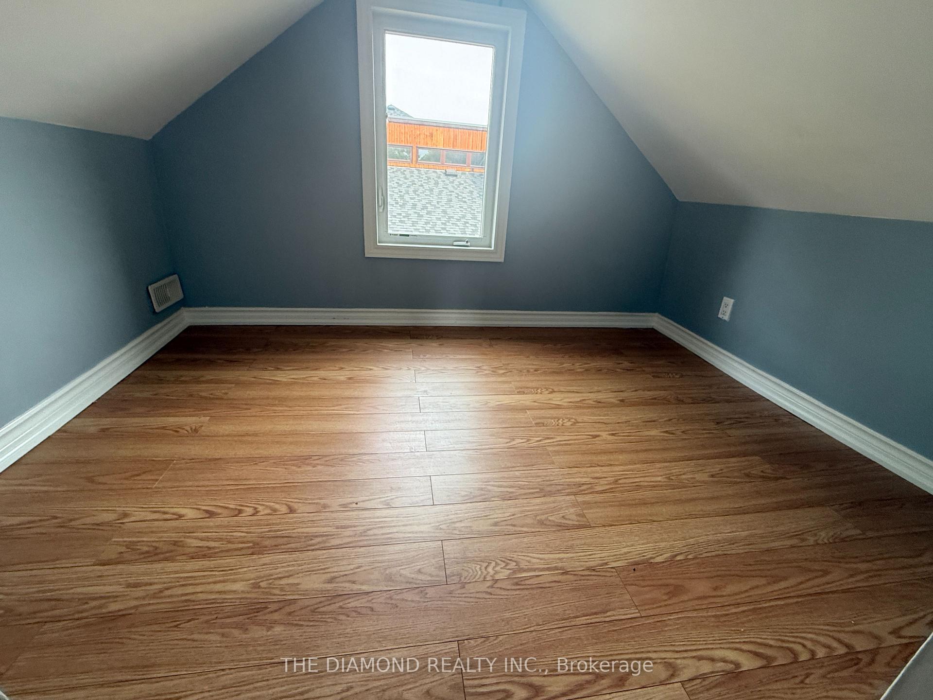 Photo 37 of 40 St Patrick Street, Kawartha Lakes, Lindsay — HOMEH