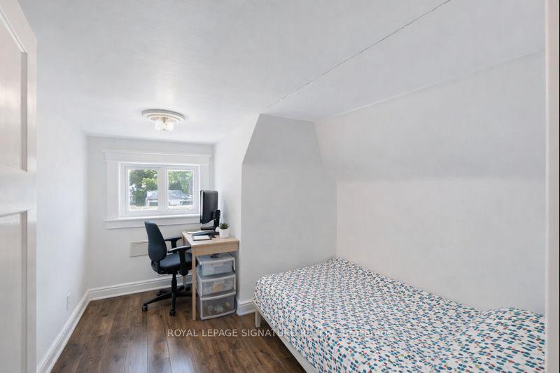 Photo 8 of 74 Kenilworth Avenue S, Hamilton, Delta — HOMEH