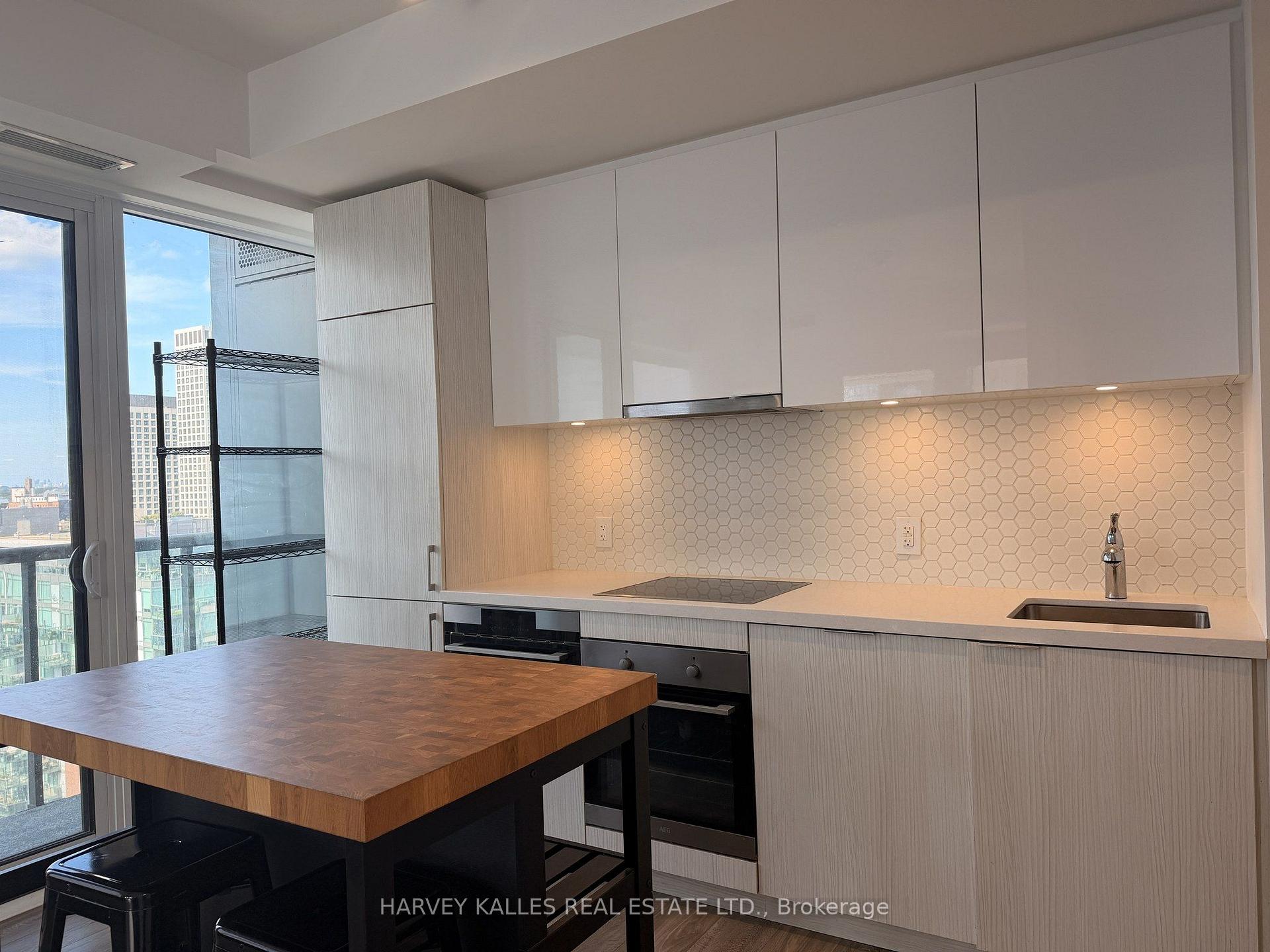 Photo 3 of Unit 1704, 158 Front Street E, Toronto, Moss Park — HOMEH