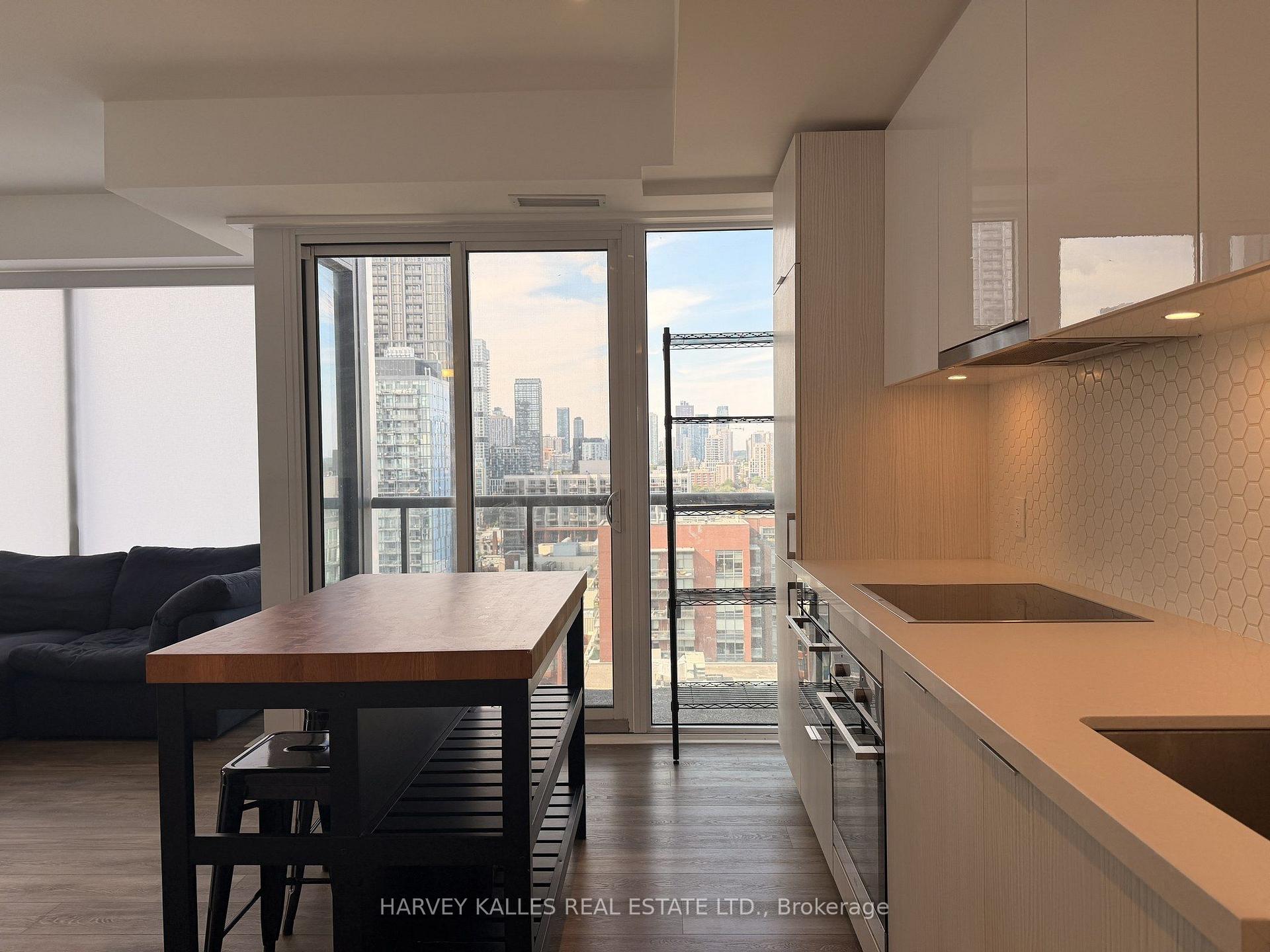 Photo 4 of Unit 1704, 158 Front Street E, Toronto, Moss Park — HOMEH