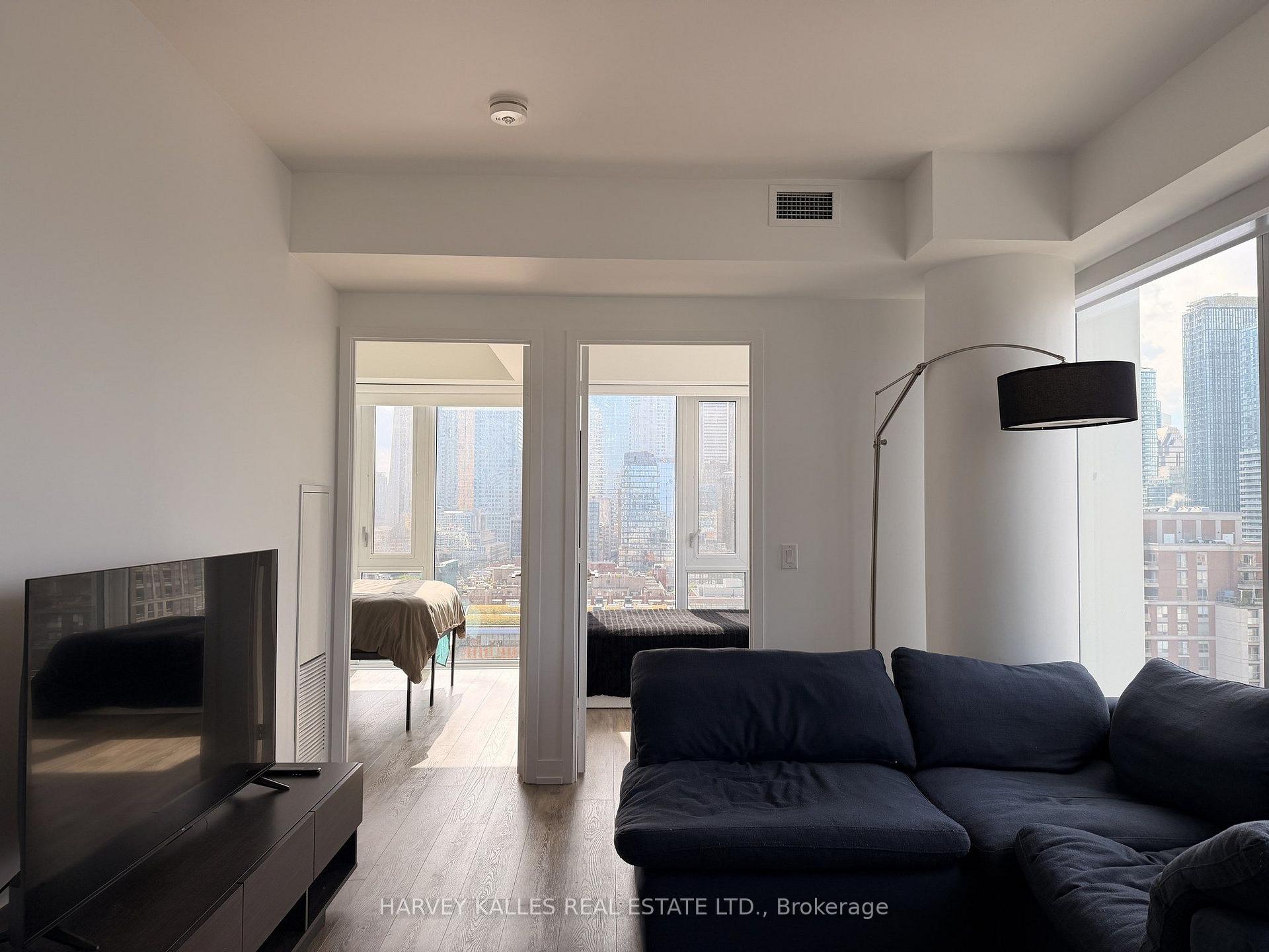 Photo 5 of Unit 1704, 158 Front Street E, Toronto, Moss Park — HOMEH