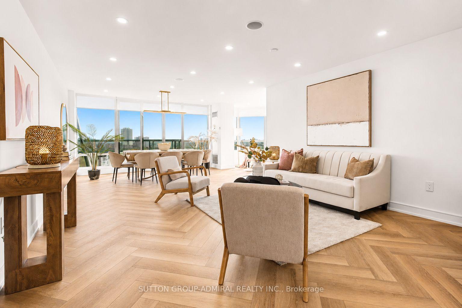 Photo 2 of 7250 Yonge Street, Vaughan, Crestwood-Springfarm-Yorkhill — HOMEH