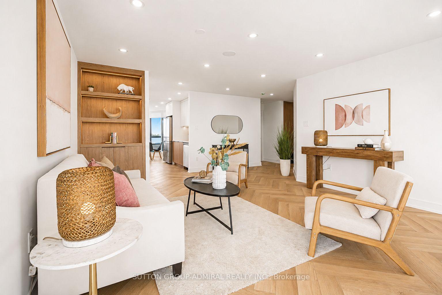 Photo 5 of 7250 Yonge Street, Vaughan, Crestwood-Springfarm-Yorkhill — HOMEH