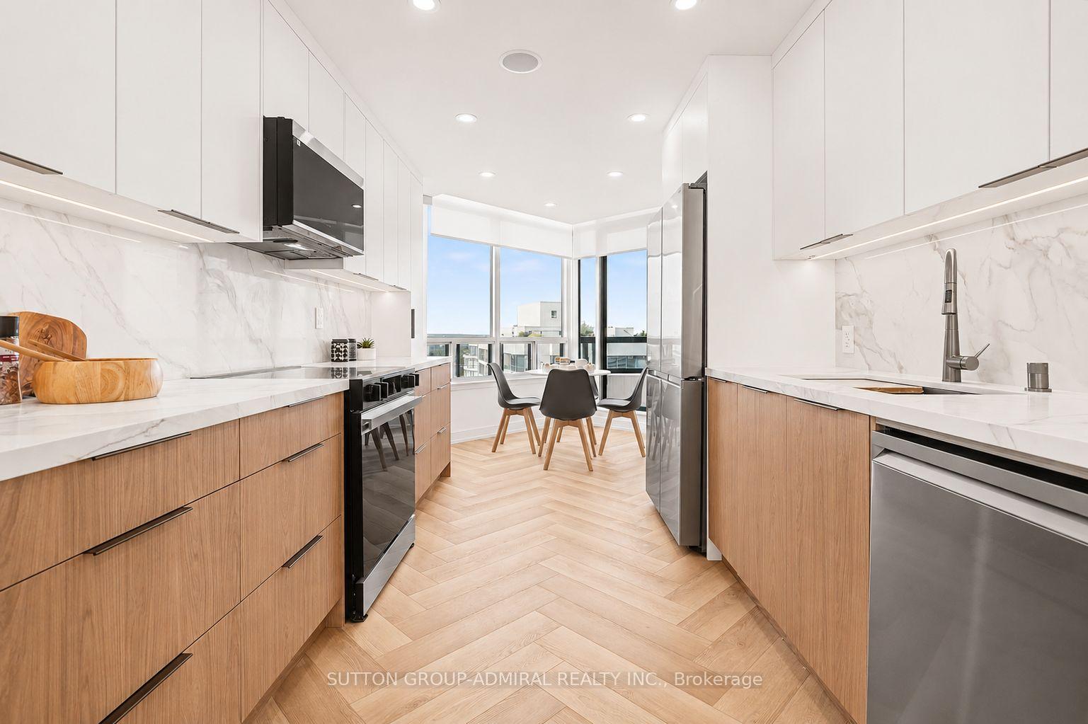 Photo 8 of 7250 Yonge Street, Vaughan, Crestwood-Springfarm-Yorkhill — HOMEH