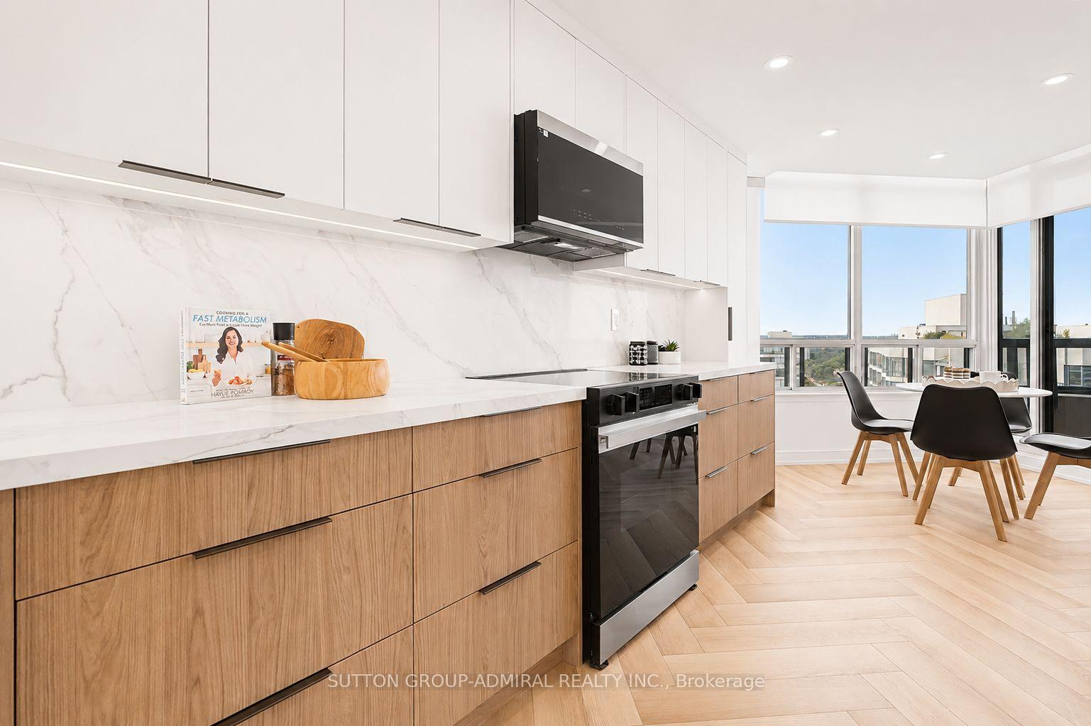 Photo 9 of 7250 Yonge Street, Vaughan, Crestwood-Springfarm-Yorkhill — HOMEH