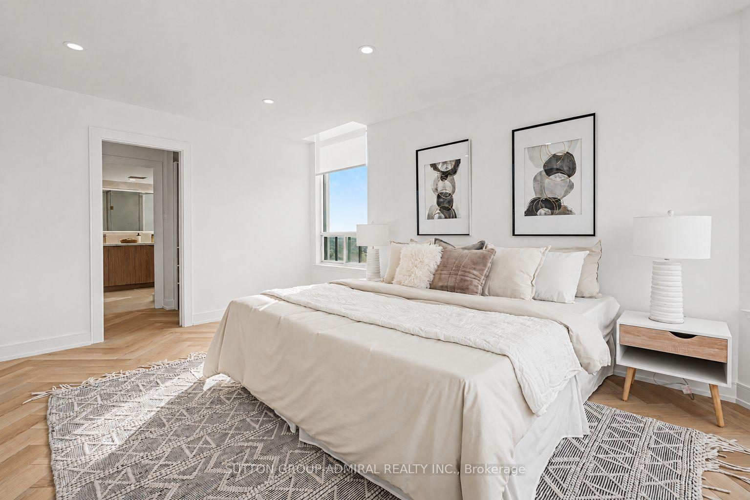 Photo 12 of 7250 Yonge Street, Vaughan, Crestwood-Springfarm-Yorkhill — HOMEH