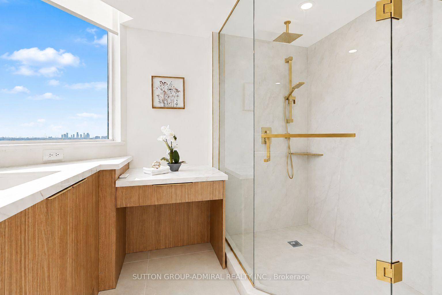 Photo 13 of 7250 Yonge Street, Vaughan, Crestwood-Springfarm-Yorkhill — HOMEH