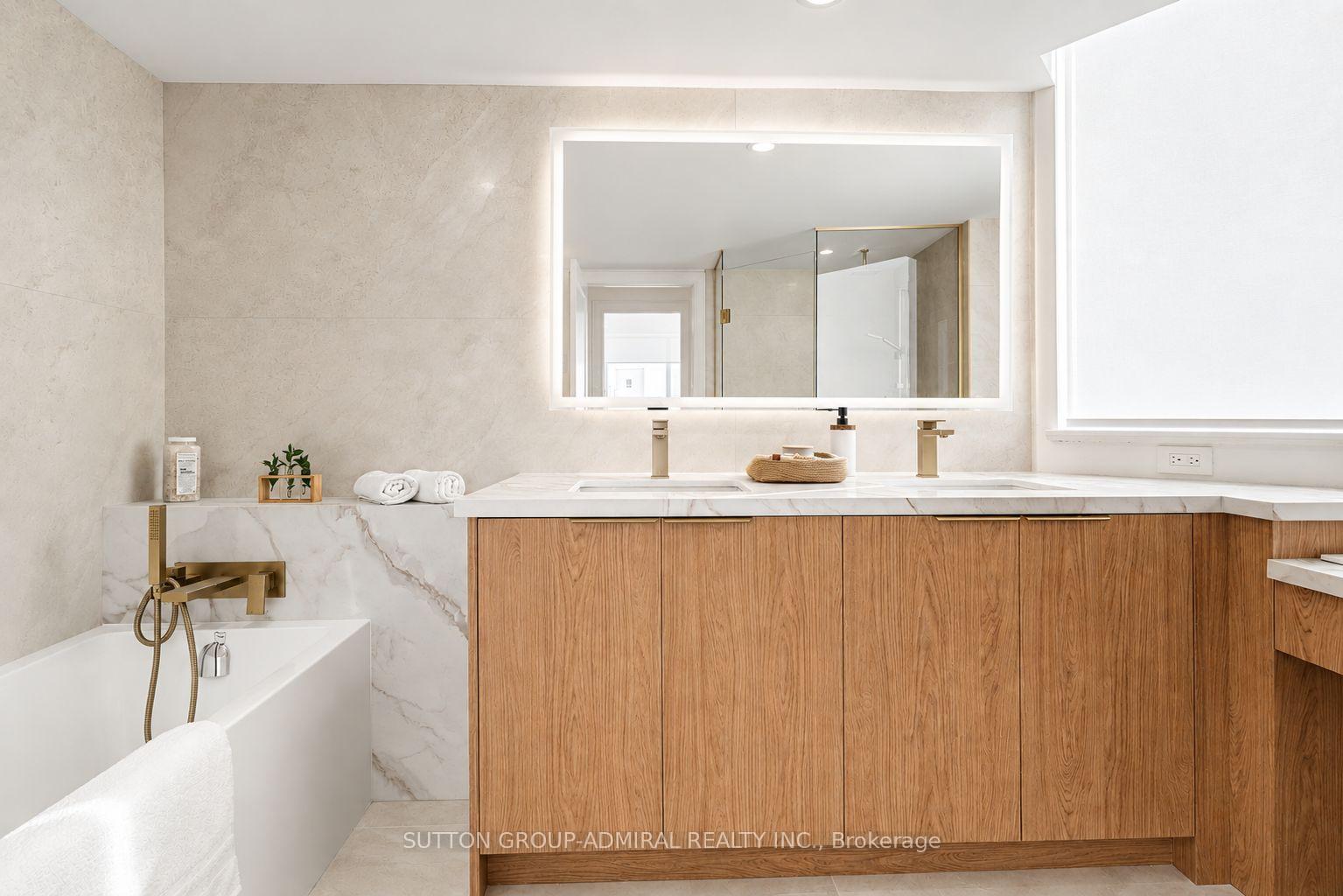 Photo 15 of 7250 Yonge Street, Vaughan, Crestwood-Springfarm-Yorkhill — HOMEH