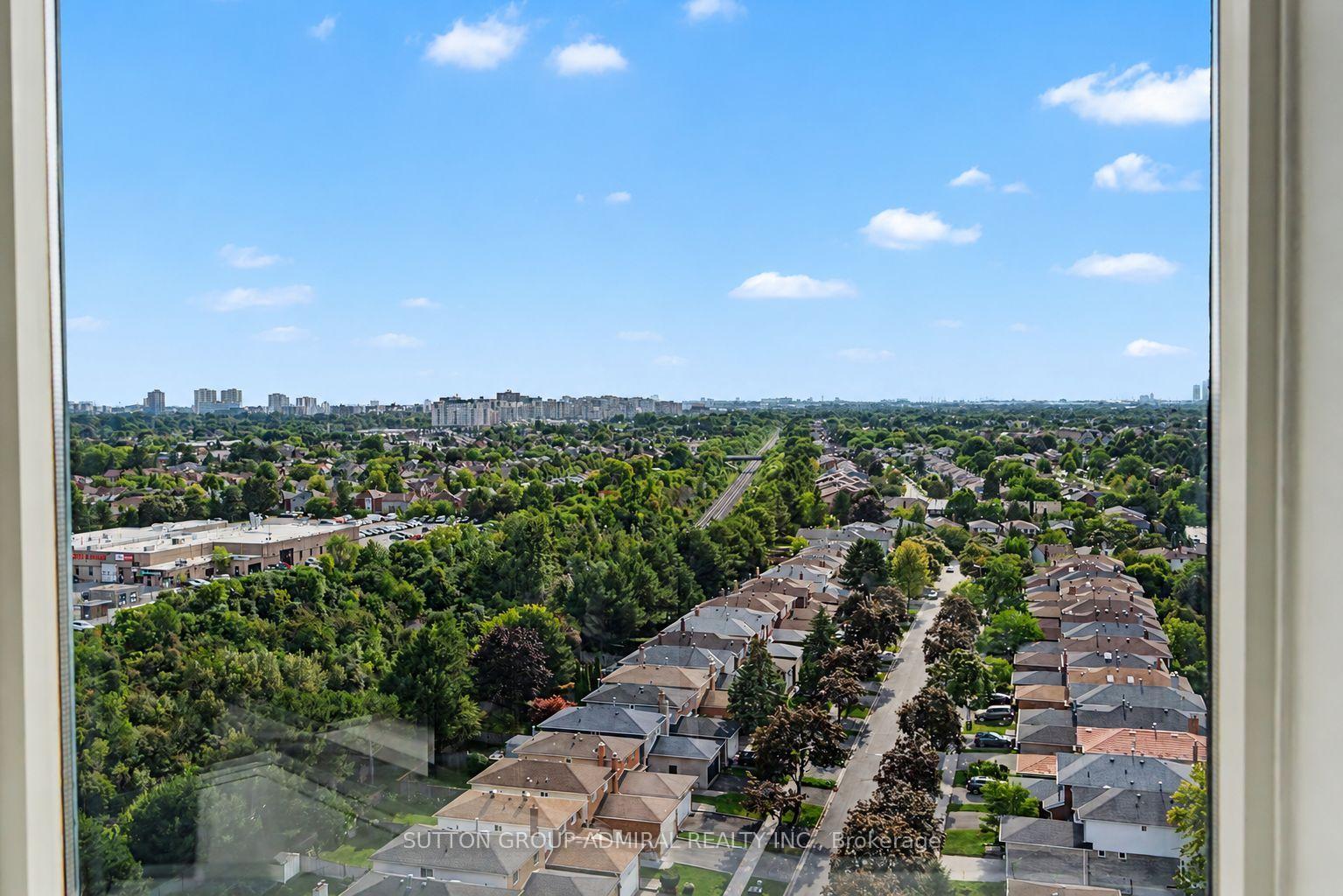 Photo 19 of 7250 Yonge Street, Vaughan, Crestwood-Springfarm-Yorkhill — HOMEH