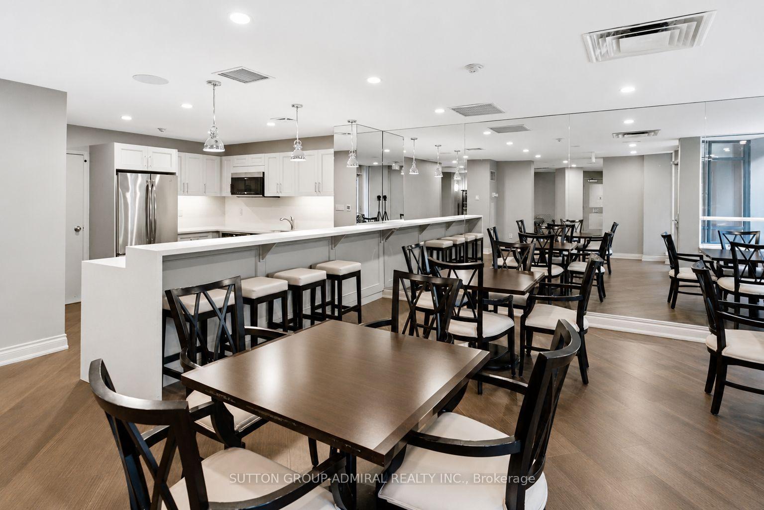 Photo 27 of 7250 Yonge Street, Vaughan, Crestwood-Springfarm-Yorkhill — HOMEH