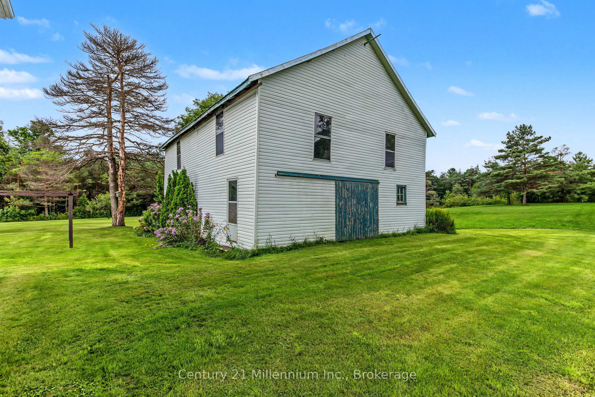 Photo 9 of 580283 Sideroad 60, Chatsworth — HOMEH